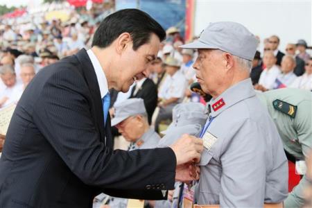 馬英九総統が漢光３１号演習軍事パレードに出席、抗日戦争勝利７０周年の意義語る