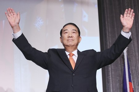 宋楚瑜・親民党主席が総統選挙出馬を表明