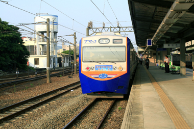 新型通勤電車が登場―EMU700型