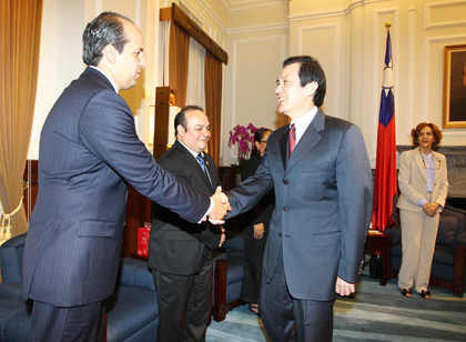 馬英九総統が台湾の国際的な活動への参加推進と地域の平和促進への取り組みを説明