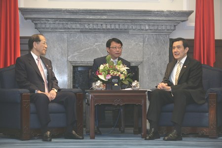 馬英九総統が日本の「交流協会」大橋光夫会長と会見、台日関係の発展を強調