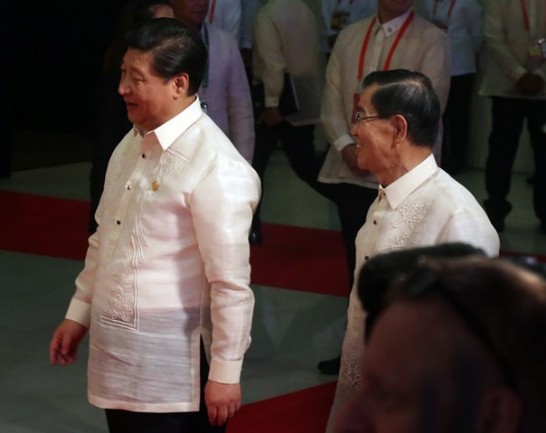 APECで首脳歓迎晩餐会、蕭前副総統が各首脳と交流