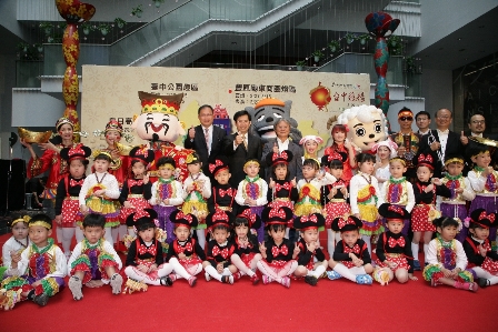 台中で開催の「台湾ランタンフェスティバル」に日本からも多くの団体が参加