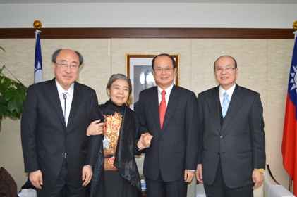 駐日代表沈斯淳歡迎日本著名女演員樹木希林、民藝研究家尾久彰三拜訪駐日本代表處