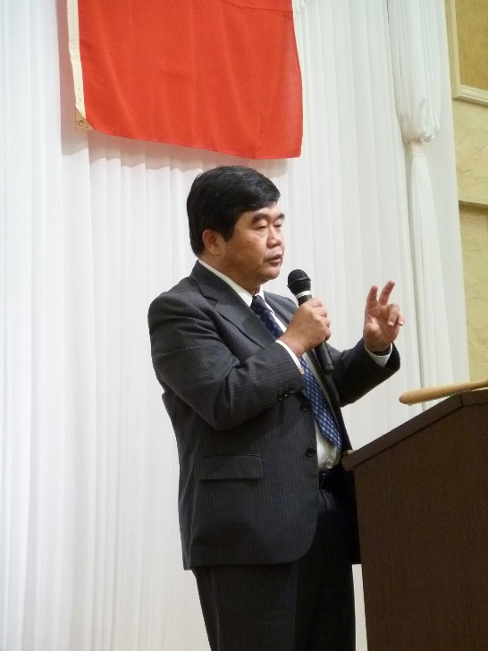 戎總領事代表來賓致詞