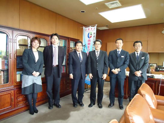 戎総領事義俊及び吳沛晃領事、林育柔副領事が福岡県教育委員会と福岡教育庁を訪問