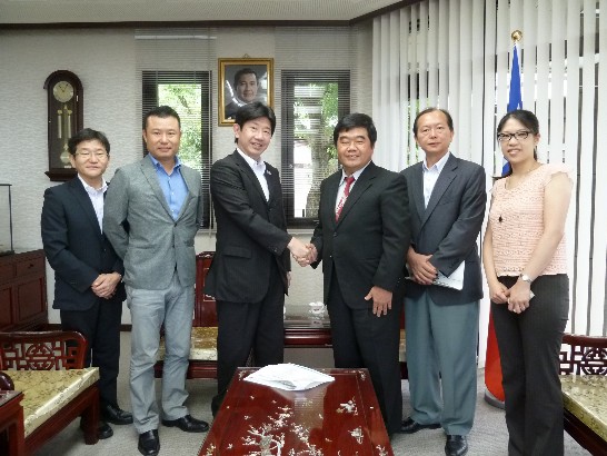 国土交通省九州運輸局佐藤尚之局長（左三）