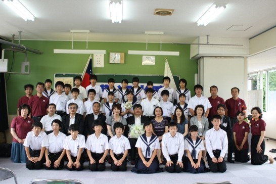 講演会後の記念撮影写真