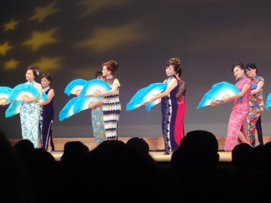 「中華民國依依歌唱舞踊協會」訪日團表演情形。
