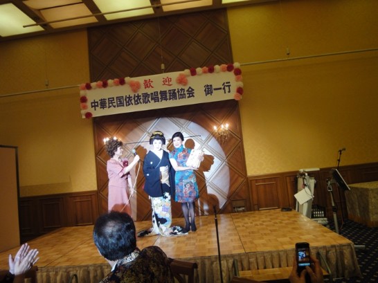 日本演劇名人門戶竜二前來助陣。