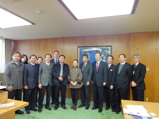 嘉義縣張花冠縣長等一行訪問北海道副知事高原陽二。