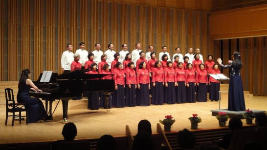 我新韻合唱團演出情形