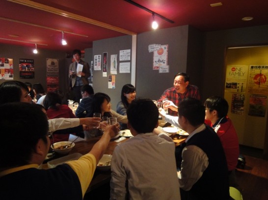 当処徐処長と留学生達との一枚