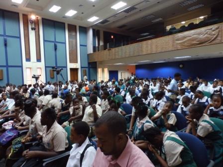 克國學生出席2013年育才計畫獎學金頒贈典禮現場。