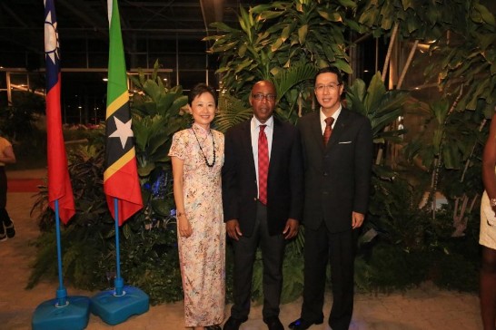 克國副總理Earl Asim Martin出席本館國慶酒會。