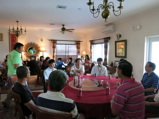 旅居在克國之「聖克里斯多福及尼維斯台商聯誼會」副會長光駿營造公司張總經理溎麟代表回應稱，感謝駐館在國恩家慶之日邀集克國為數不多之台商及留學生同慶。聖克里斯多福及尼維斯台商聯誼會張副會長溎麟感謝駐館邀集克國台商及留學生同慶。