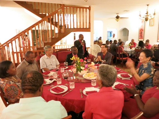 道格拉斯總理致詞感謝我政府在克國綠能、教育及ICT等各領域之協助，使克國成為區域矚目及學習之標竿。