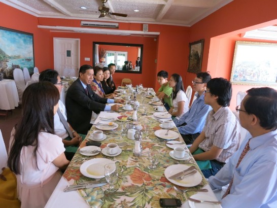 曹大使致詞希望我留學生將駐館當作海外的家，往後也能持續與駐館保持聯絡分享人生喜樂點滴。