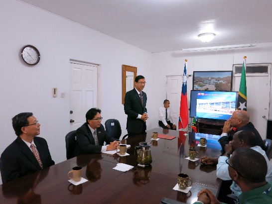 曹大使推崇克國觀光成就並勉勵機場局部整建合作案如期完工，展現成果。