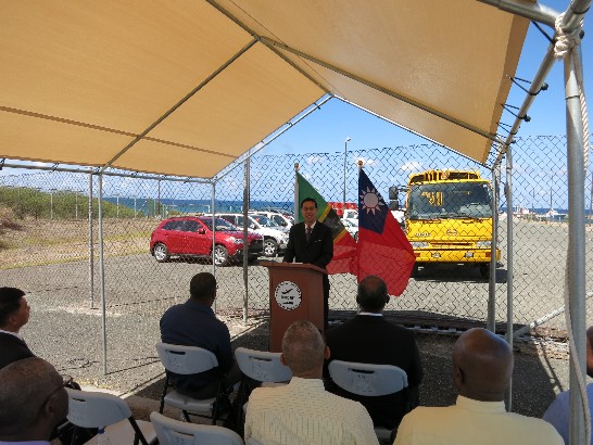 曹大使表示我捐贈清潔車禮輕義重，並強調台克兩國合作成果裨益克國兩島人民。
