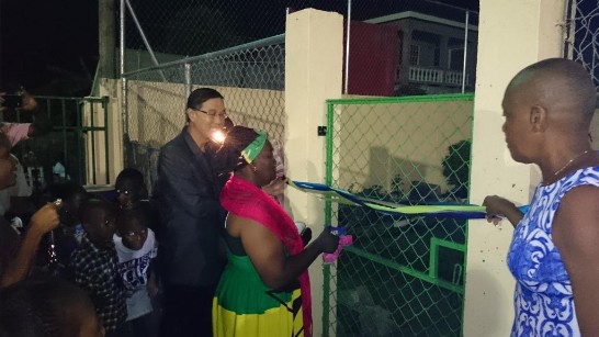 克國文化部部長Marcella Liburd邀請科技部部長Glenn Phillip及駐館曹大使等一起剪綵。