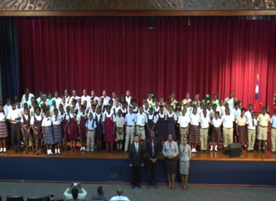 More than 100 Students Receive Taiwanese Scholarships