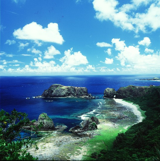 뤼다오(綠島)는 관광지로서 이름이 널리 알려진 섬으로 쟈오르(朝日) 해수온천 및 잠영(潛泳)지로서 유명하다.  (賴國用 촬영)