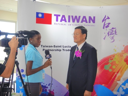 章大使計平接受露國媒體專訪