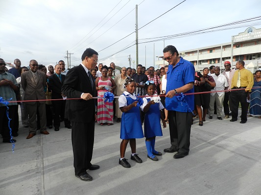 章計平大使及安東尼總理主持布魯斯維(Bruceville)社區聯外道路完工剪彩