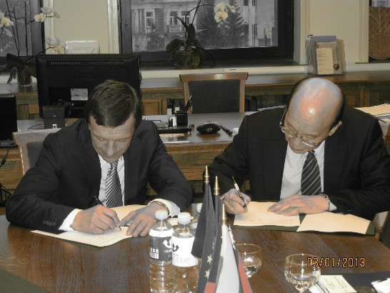 台大校長與立陶宛Kaunas Technology University校長Petras Barsauskas簽署合作協議