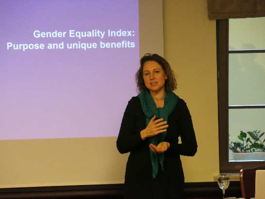 歐洲性別平等研究所(EIGE)專家Jolanta Reingarde博士介紹兩性評等指數
