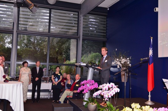 荷蘭國會議員Bas van 't Wout在本處慶祝104年國慶酒會中致詞