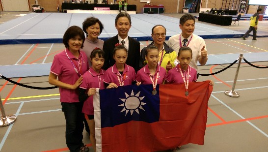 周台竹大使夫婦慰勉參加2015年國際少年運動會的我國選手