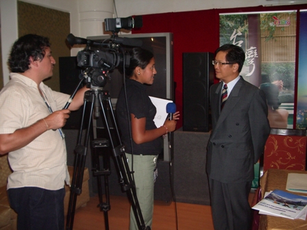 Entrevista de Cable Express con el Sr. Victor Chu para destacar la visita de la Mision Comercial de Taiwan que arribara al Peru el 15 de marzo de 2009. 