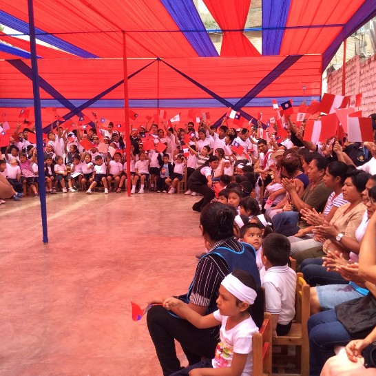 為協助秘魯縮短城鄉數位教育落差現象，我政府捐贈16台電腦，協助利馬Mater Admirabilis學校成立電腦教室，駐秘魯代表處吳進木大使於3月14日與該校校長Patricia Huamani Anton共同主持啟用儀式，秘魯國會議員Esther Saavedra、市政府代表、媒體記者、該校師生及學生家長代表等2百餘人與會。