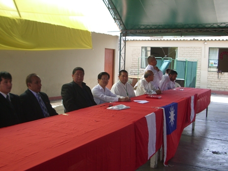 新聞組組長朱盛鴻代表駐處出席「秘魯中華國術總會」及「太極拳與氣功總會」新任幹部宣誓儀式