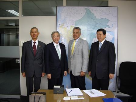 經濟部國貿局副局長蔣士煌(左起二)、外貿協會副秘書長葉明水(右一、)