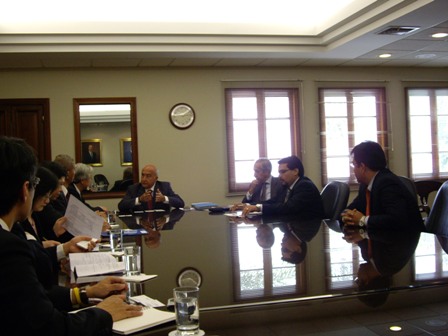 經濟部國貿局副局長蔣士煌率團拜會利馬商會第一副主席Mr. Alberto German Ego-Aguirre及外貿部外貿司長Mr. Luis Torres.