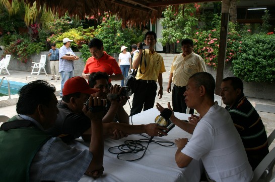 2009.03.25黃代表聯昇接受Ucayali省主要媒體專訪。