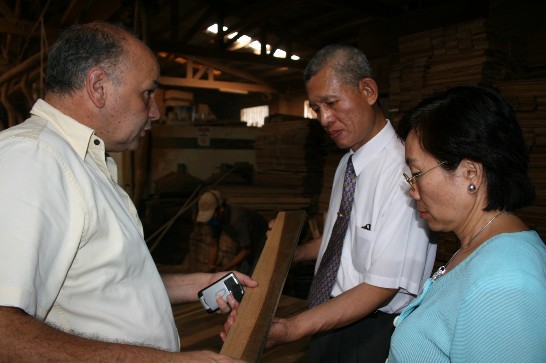 2009.03.24黃代表聯昇夫婦參觀旅秘台商曾清煌於Ucayali省經營木材生意