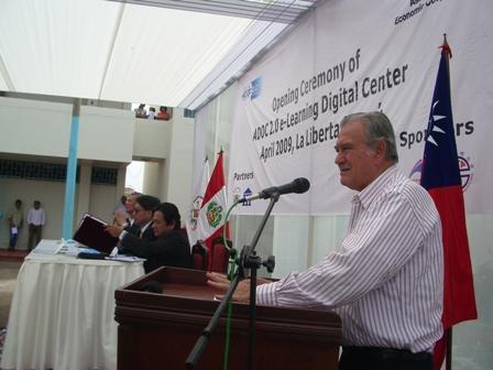 2009.4.29 自由省省長Jose Murgia Zannier以見證人身份於ADOC2.0自由省電子學習中心開幕儀式中致詞。
