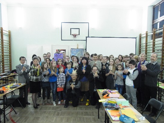 台灣紙藝家洪新富在拉當藝術學院展演