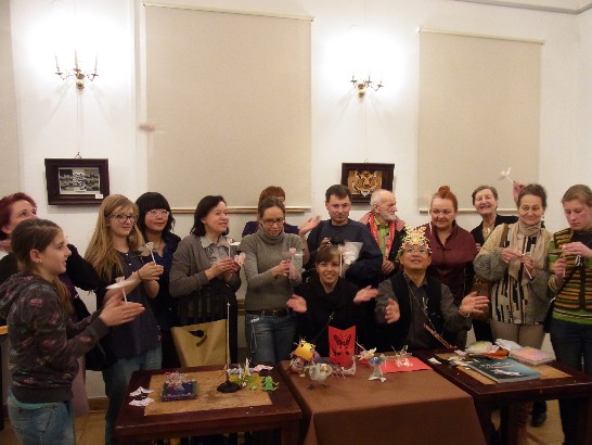 The presentation of Mr.Hsin-fu Hung in the Radom Cultural Center. 3