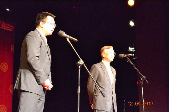 Ambassador Jack K.C. Chiang gave an address before GuoGuang Opera performance