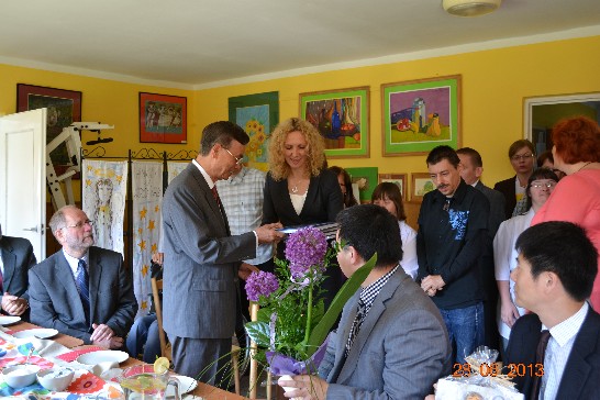 Taipei Economic and Cultural Office in Poland donated medical equipment to "The light of hope" Crippled Aid Association