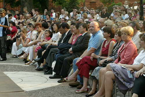 HonWa Folk Dance Troupe in Lodz 06
