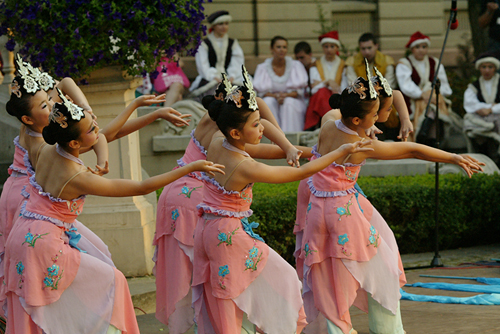 HonWa Folk Dance Troupe in Lodz 14