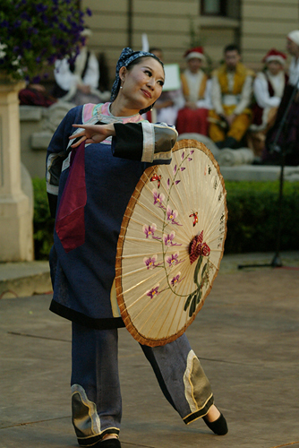HonWa Folk Dance Troupe in Lodz 16