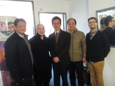 蔡明亮導演(左二)本(12)月12日至14日藉參加里斯本Gulbenkian基金會與哈佛大學舉辦玫瑰影展(Rosa Filmes)之機拜訪本處並與同仁合影  加拿大影評人Adam Cook(右一)