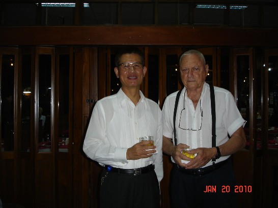 Enero 20, 2010, El embajador Lien-sheng Huang invita al Sr. Aldo Zuccolillo, director del Diario ABC Color,a una cena.